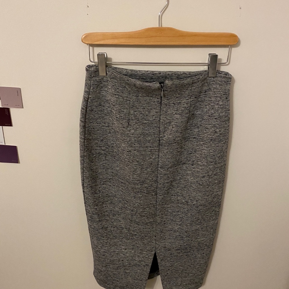 Grey pencil skirt